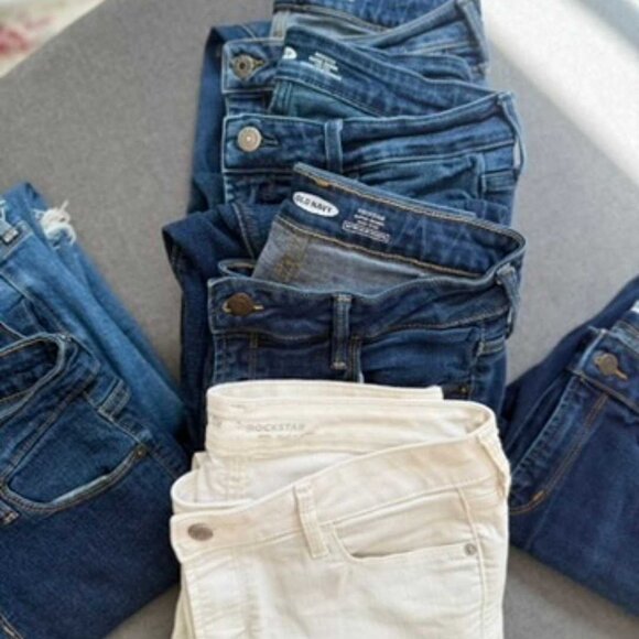 👖 ✨ Women's Old Navy Jeans BUNDLE - Size 8 - 7 PAIRS - Excellent Condition! - Picture 2 of 7